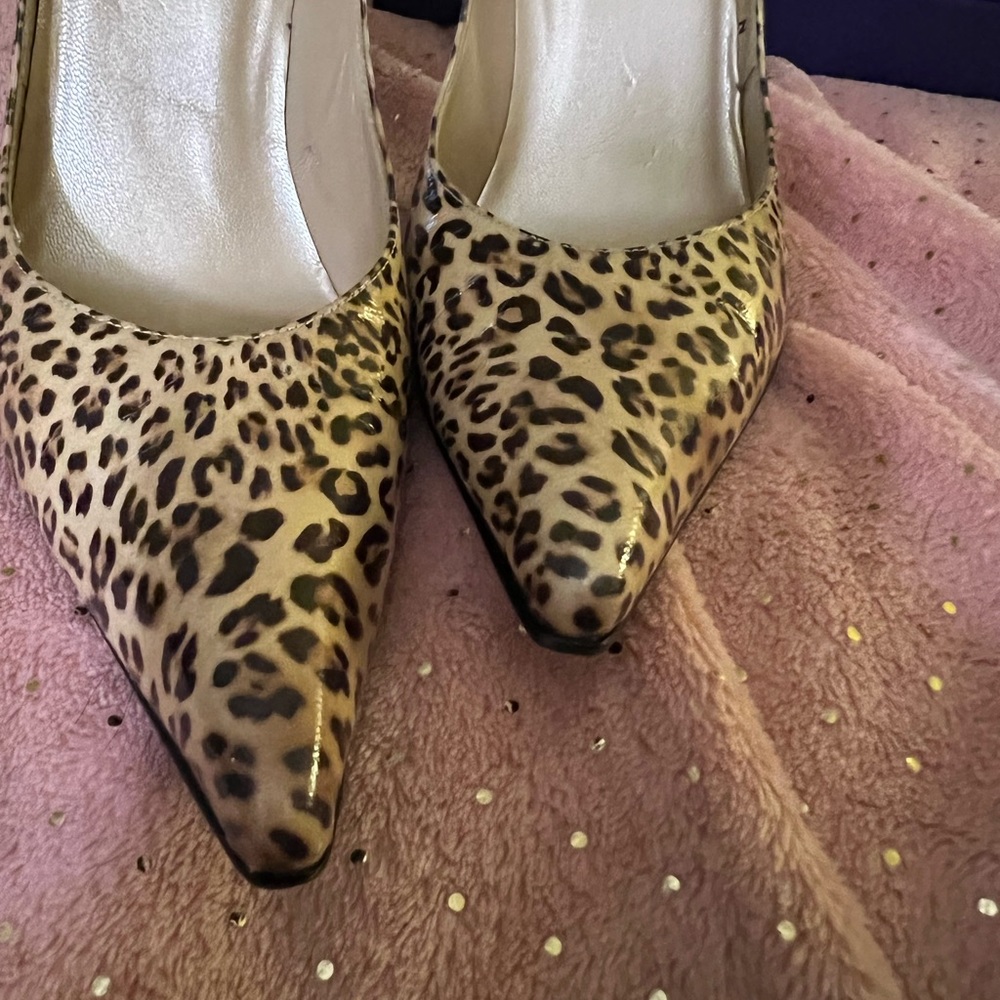 Stuart Weitzman pumps
